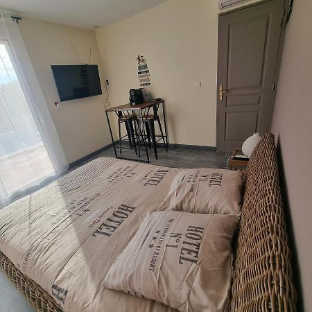 Chambre Avec Piscine Partagee Marcorignan Exteriér fotografie